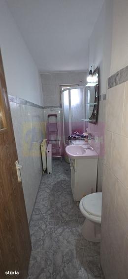 Apartament cu 3 camere semidecomandat în Ana Ipătescu