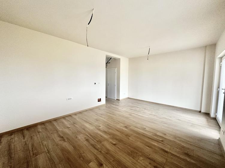 Duplex cu 4 camere cu Teren 320 Mp în Moșnița Nouă