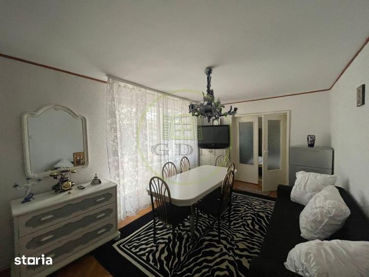Apartament cu 4 camere, mobilat în Central
