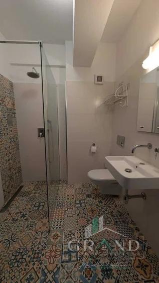 Apartament cu 3 camere semidecomandat, mobilat în Zorilor