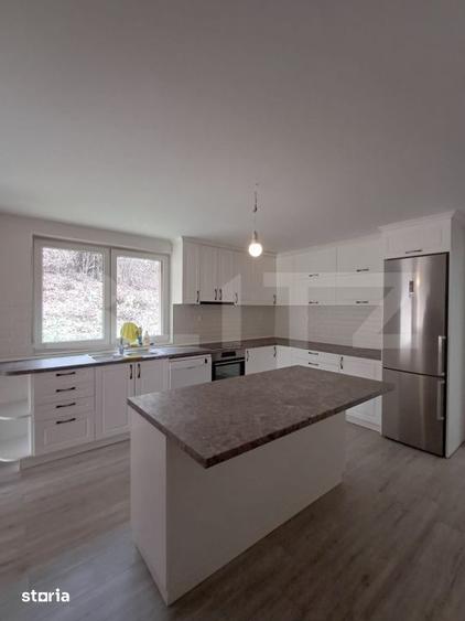 Casă cu 5 camere cu Teren 1590 Mp în Luna