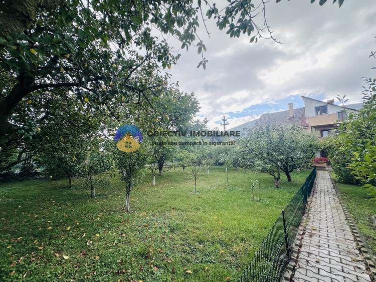 Casă individuală cu 6 camere cu Teren 1584 Mp în Nord-Est