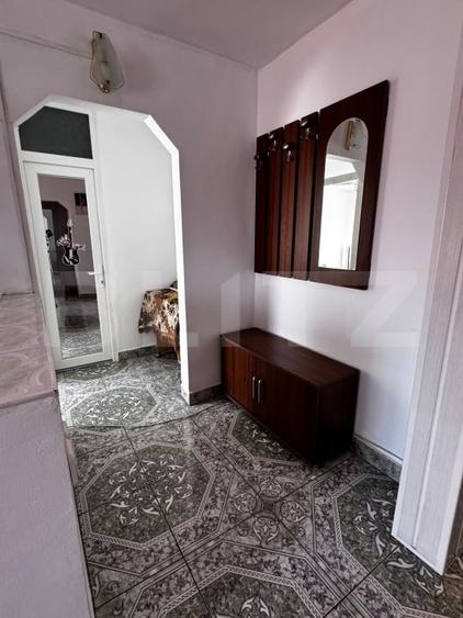 Apartament cu 4 camere decomandat, mobilat în Câmpia Turzii