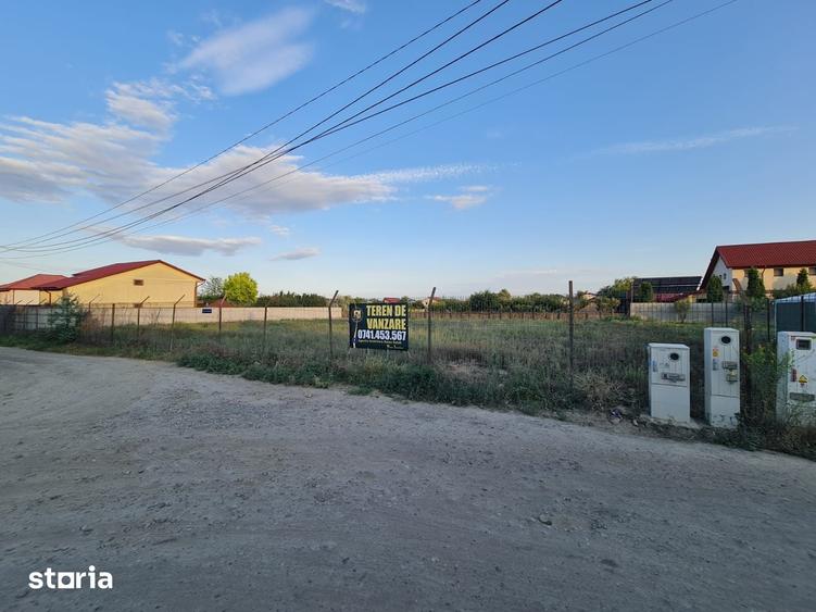 Teren de 950 mp, în Vânători