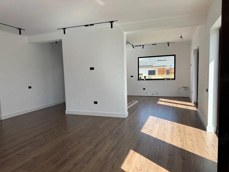 Casă cu 4 camere cu Teren 500 Mp în Exterior Vest