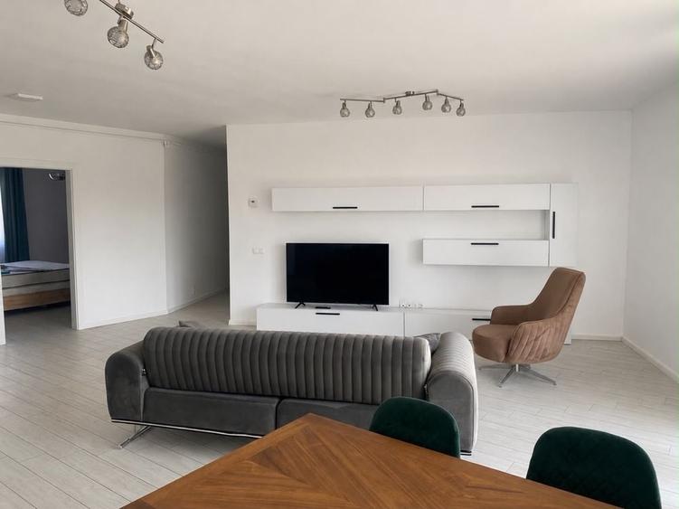 Apartament cu 3 camere decomandat în Dosu Bricii