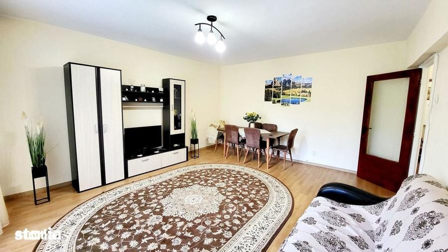 Apartament cu 2 camere decomandat în Păcii