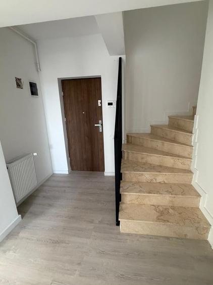 Penthouse cu 4 camere decomandat în Parcul Carol