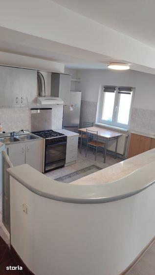 Inchiriez ap. cu 3 camere, 2 balcoane, Zona C.R.Vivo - 7