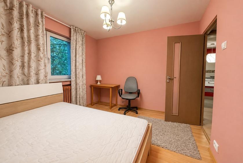 Apartament cu 4 camere decomandat, mobilat în Tei