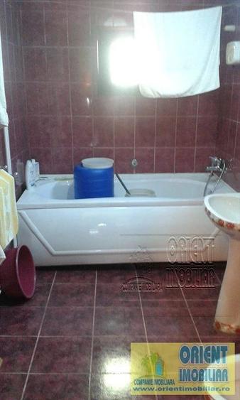 Casă cu 6 camere cu Teren 520 Mp în Lazu