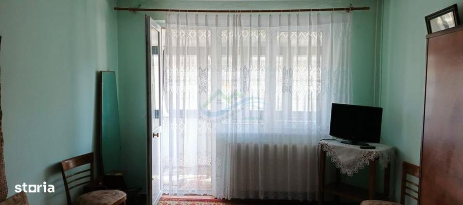 Apartament cu 2 camere semidecomandat în Roșu