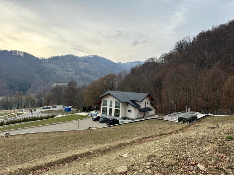 Teren Construcții intravilan de 12500 mp, în Teșila