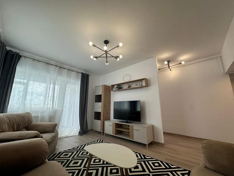 Apartament cu 4 camere decomandat, mobilat în Dacia