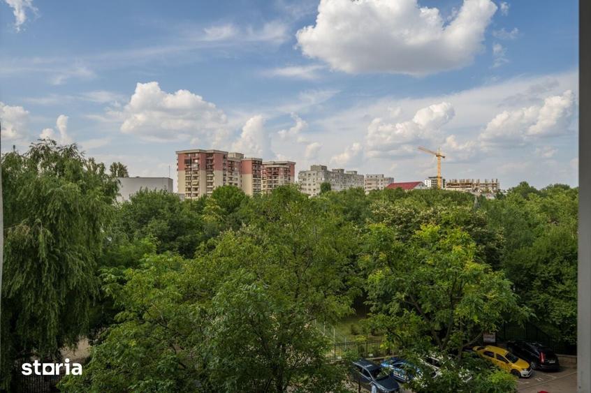 Apartament cu 3 camere semidecomandat în Pantelimon