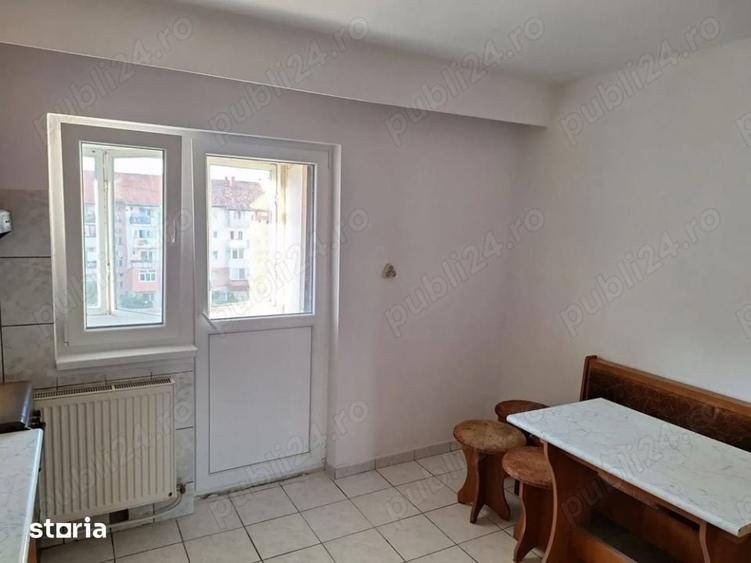 Apartament cu 2 camere decomandat în Carpați 2