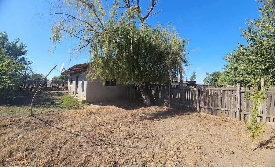 Casă cu 2 camere cu Teren 15 Mp în Dichiseni