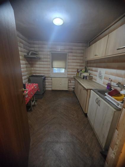 Apartament cu 3 camere decomandat în Colentina