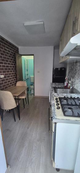Garsonieră decomandată în Central