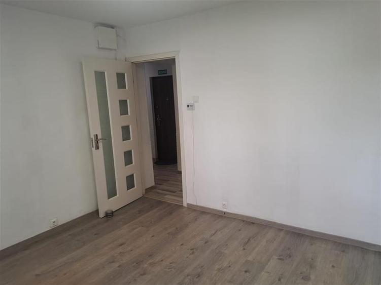 Apartament cu 2 camere decomandat în Lenin