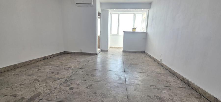 Garsonieră decomandată în Far