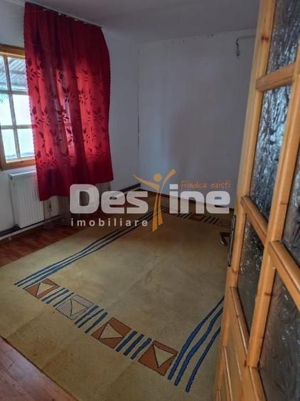 Casă cu 6 camere cu Teren 11250 Mp în Ștubeiu