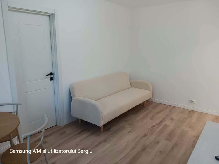 Apartament cu 3 camere semidecomandat în Mircea cel Bătrân