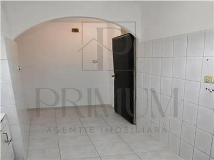 Garsonieră decomandată, mobilată în Aradului — fotografia 3