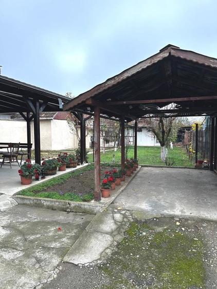 Casă cu 3 camere în Central