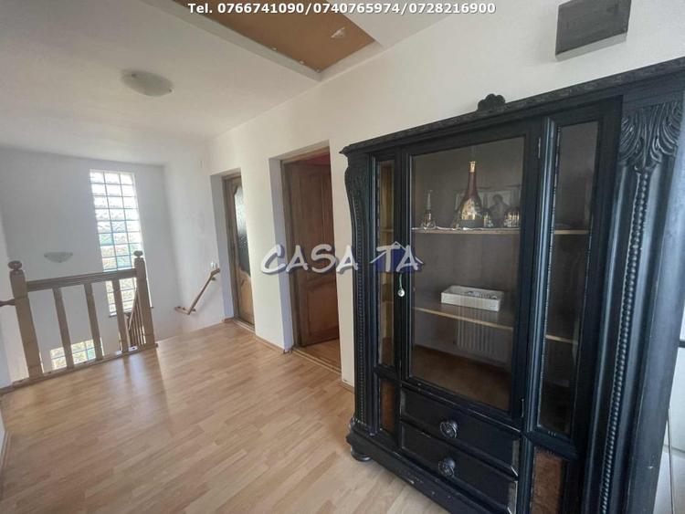 Casă individuală cu 4 camere cu Canalizare în Primăverii