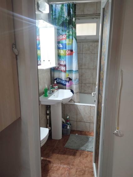 Apartament cu 2 camere decomandat în CET
