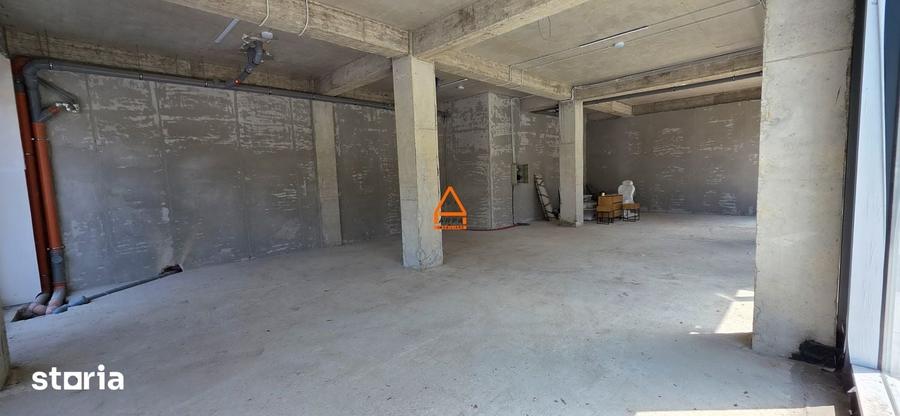 Spațiu comercial, de 130 mp, în Podu Roș