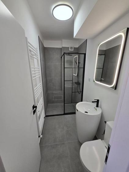 Apartament cu 2 camere semidecomandat în Horea