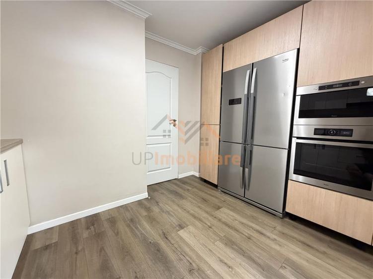 Apartament cu 3 camere decomandat în Rogerius