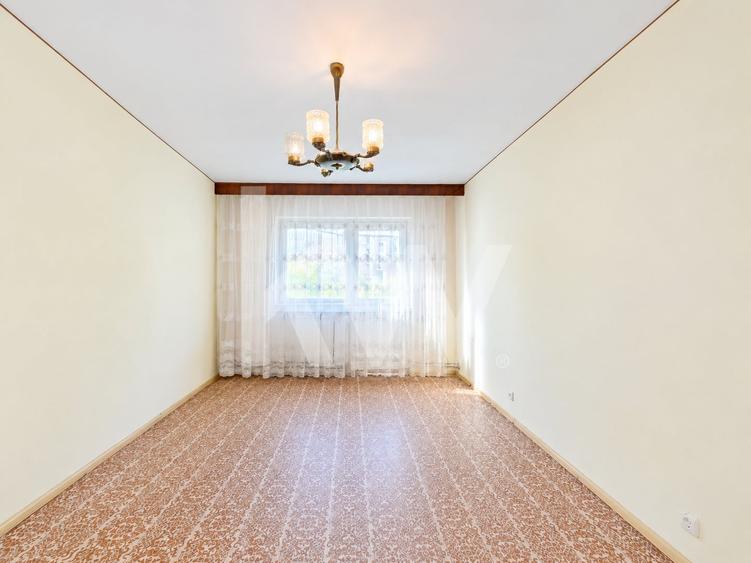 Apartament cu 3 camere decomandat în 13 Decembrie