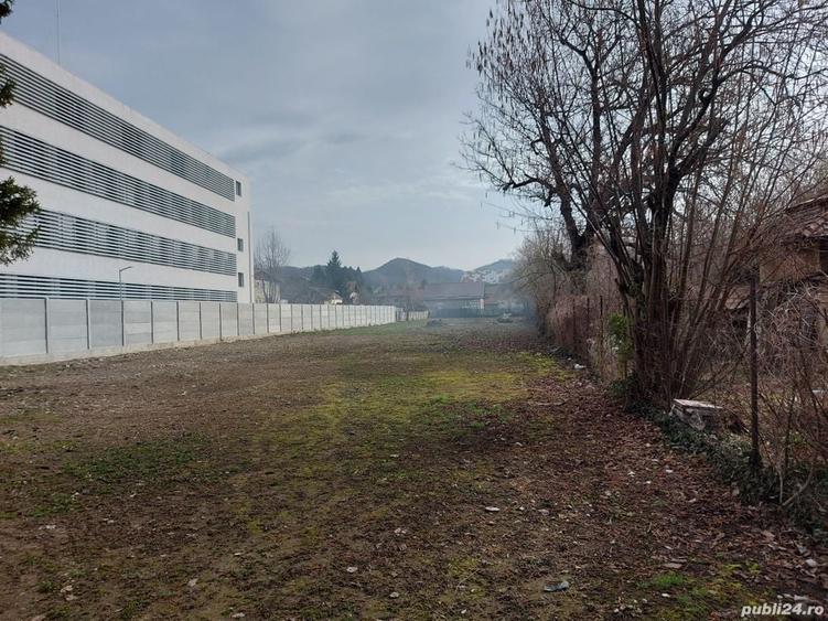 Teren de 2301 mp, în Ultracentral