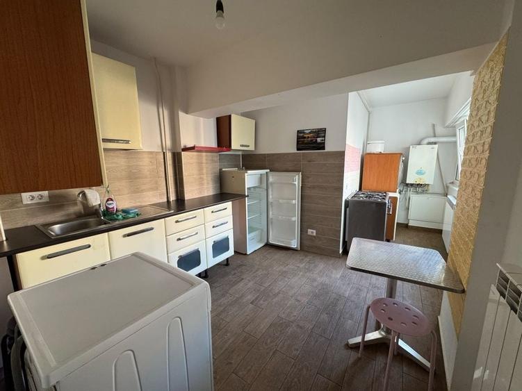 Garsonieră decomandată în Central