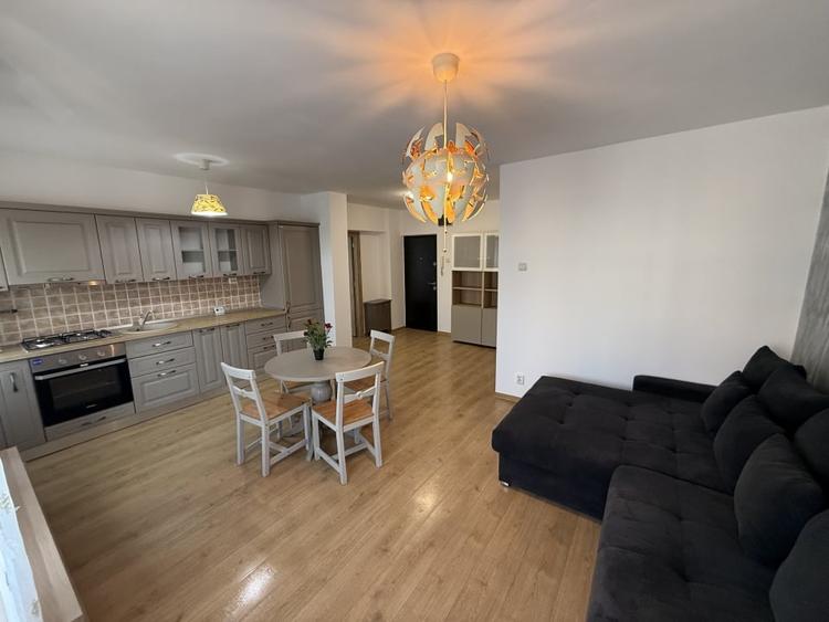 Apartament cu 2 camere decomandat, mobilat în Ultracentral