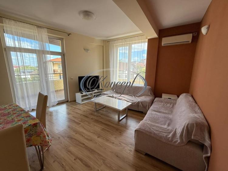 Apartament cu 4 camere semidecomandat, mobilat în Zorilor — fotografia 1