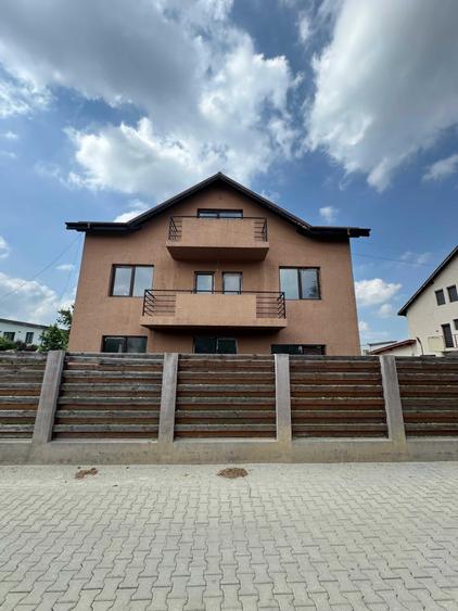 Casă cu 4 camere cu Teren 250 Mp în Corbeanca