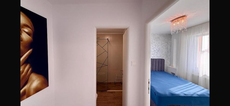 Apartament cu 2 camere semidecomandat, mobilat în P-ța Victoriei