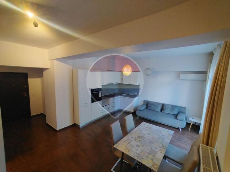 Apartament cu 2 camere, mobilat în Central