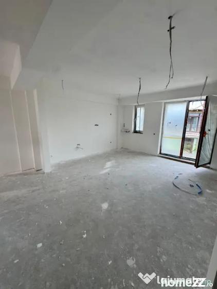 Garsonieră în Vest