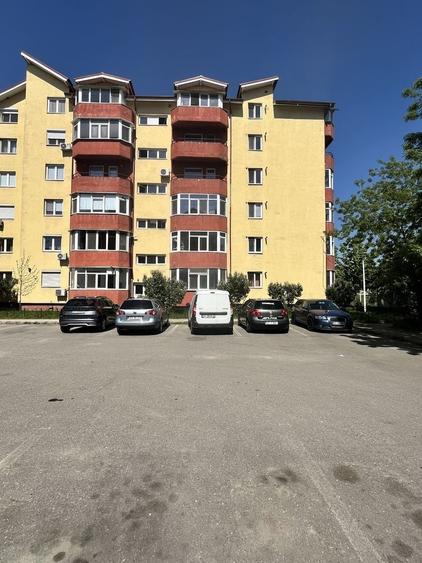 Apartament cu 2 camere decomandat în Exterior Vest