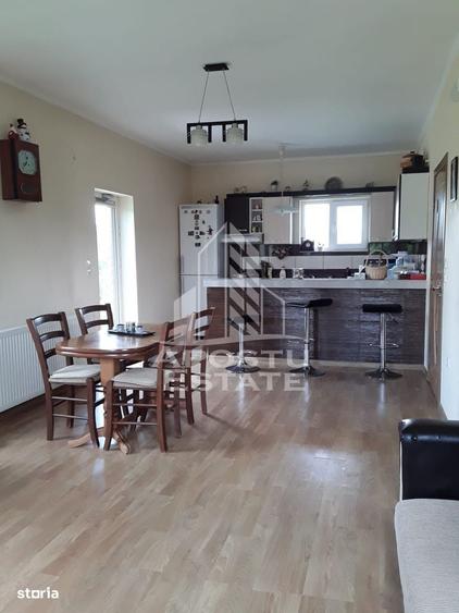 Casă cu 2 camere cu Teren 3515 Mp în Central