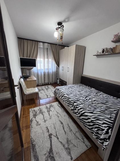 Apartament cu 4 camere decomandat în Exercițiu