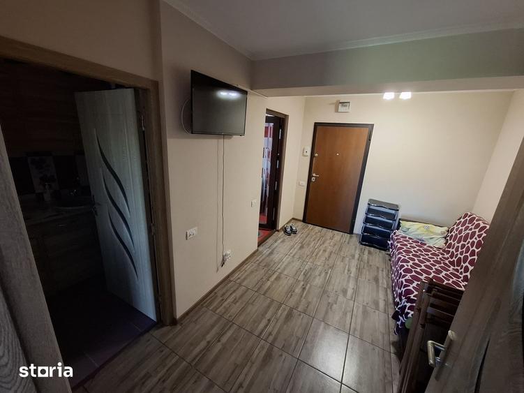 Garsonieră decomandată, mobilată în Vest