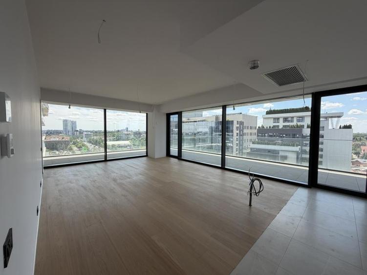 Apartament cu 4 camere decomandat în Floreasca