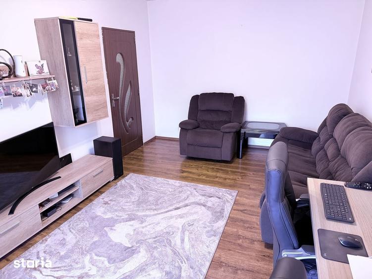 Apartament cu 3 camere decomandat în Crângași