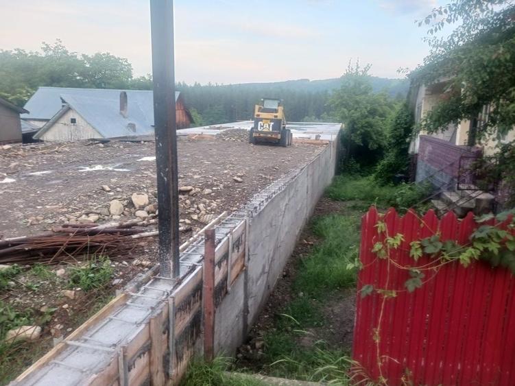 Casă cu 4 camere în Tulnici